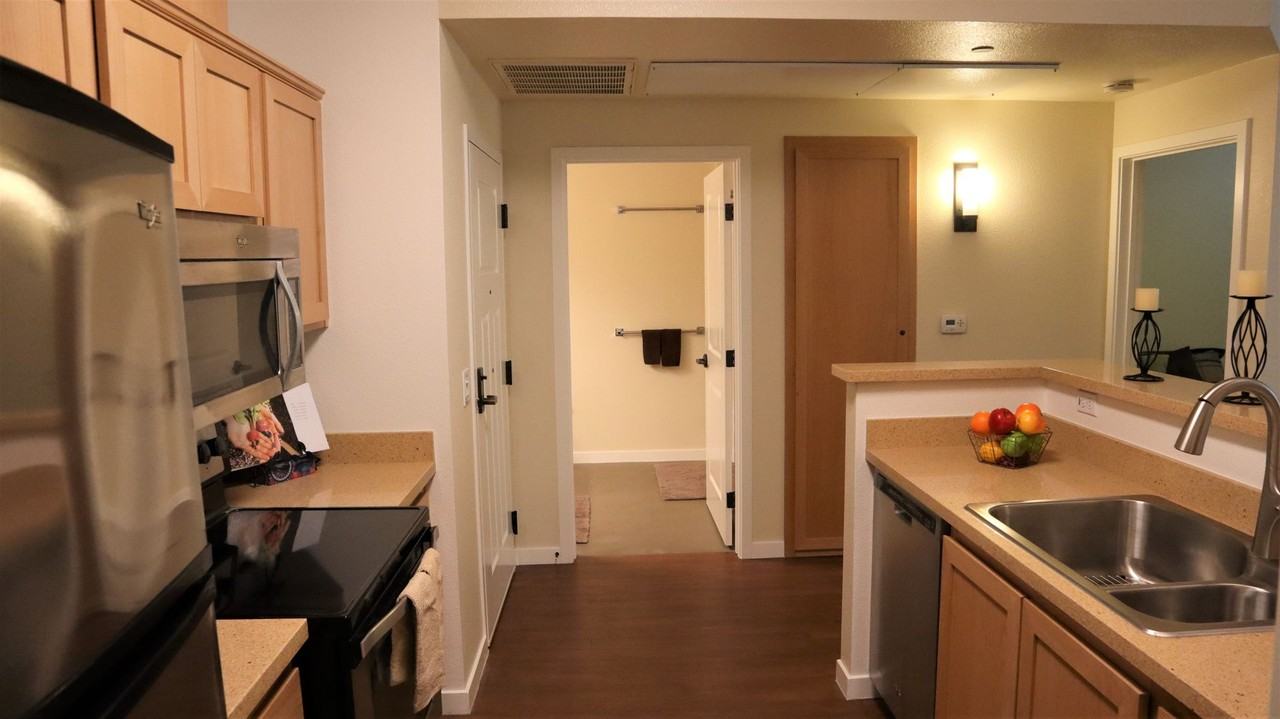 H Street Apartments - Photo 3 of 33