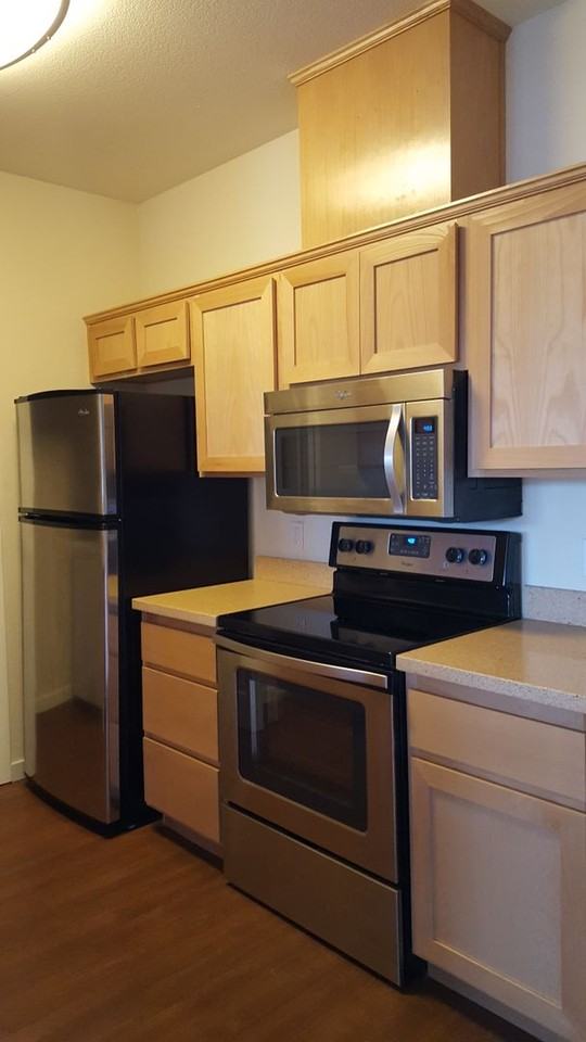 H Street Apartments - Photo 4 of 33