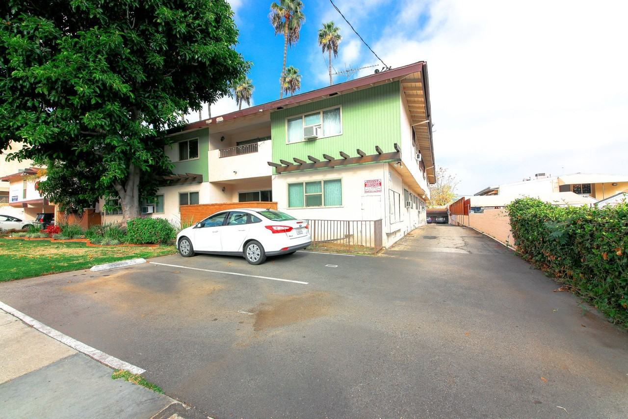 Marina Oaks - Photo 3 of 4