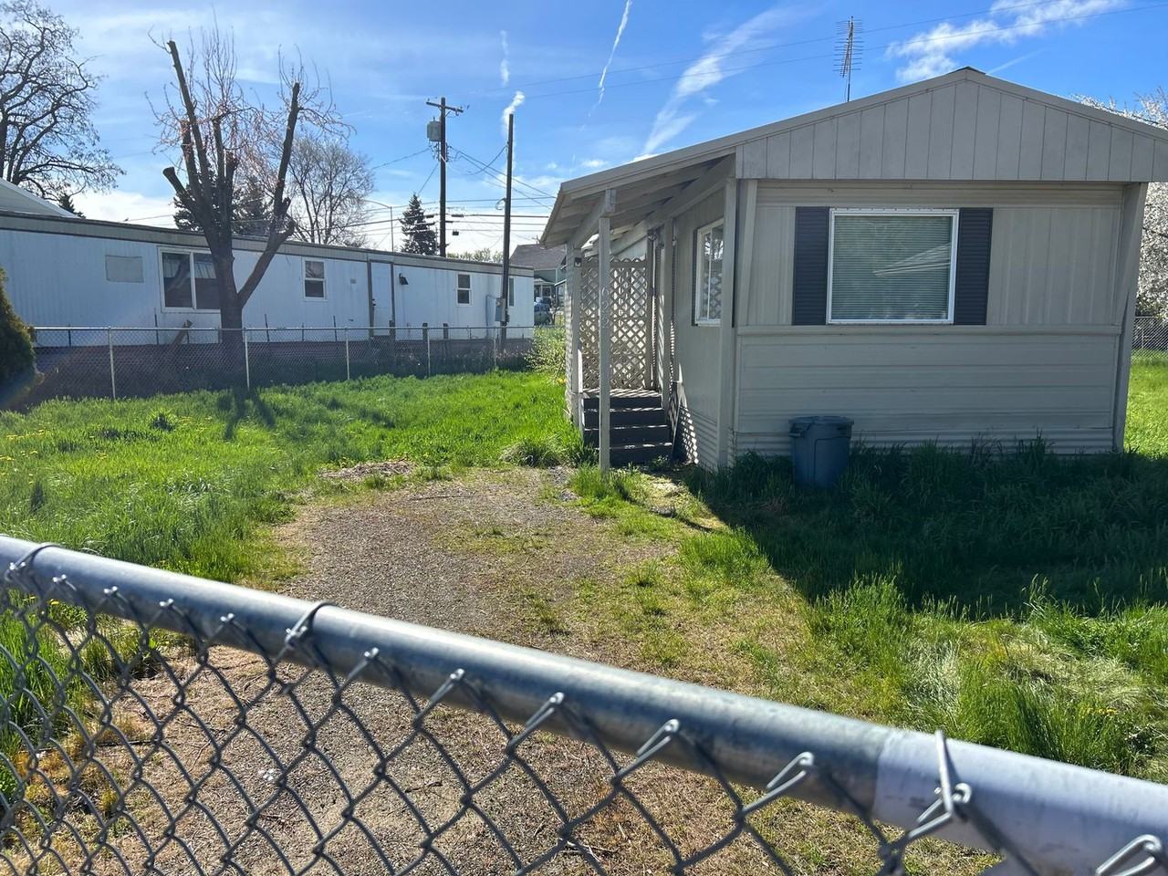 622 E Main St - Photo 2 of 16