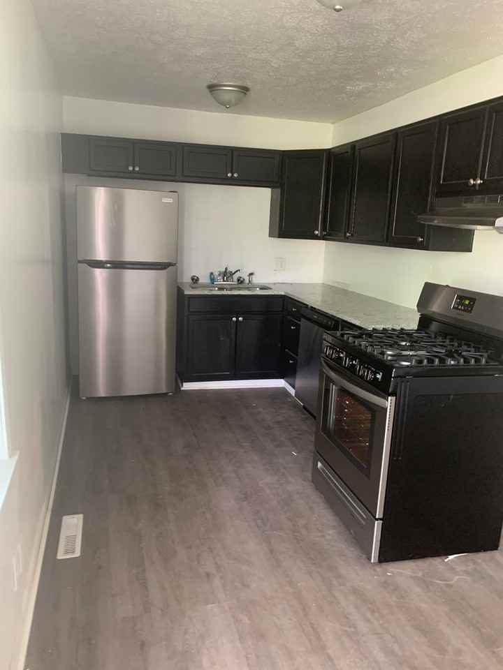 2712 W Nichols St - Photo 2 of 6