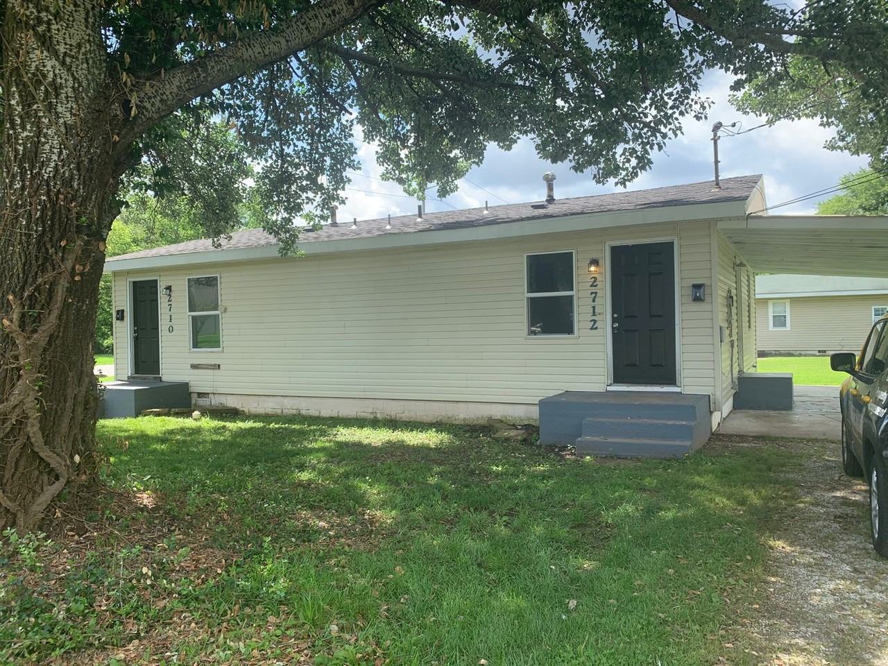 2712 W Nichols St - Photo 4 of 6