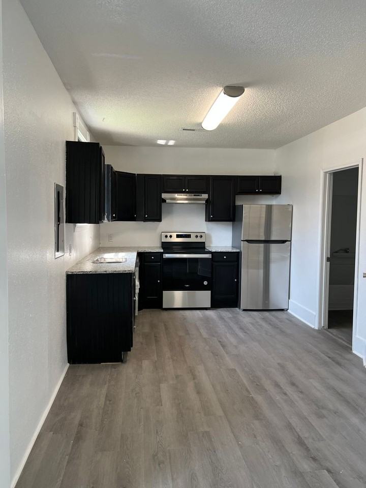 1703 N Sherman Ave #A - Photo 2 of 9