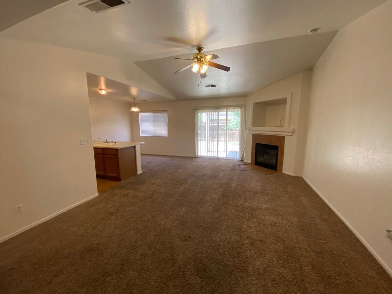 3848 E Oak Ave - Photo 5 of 29