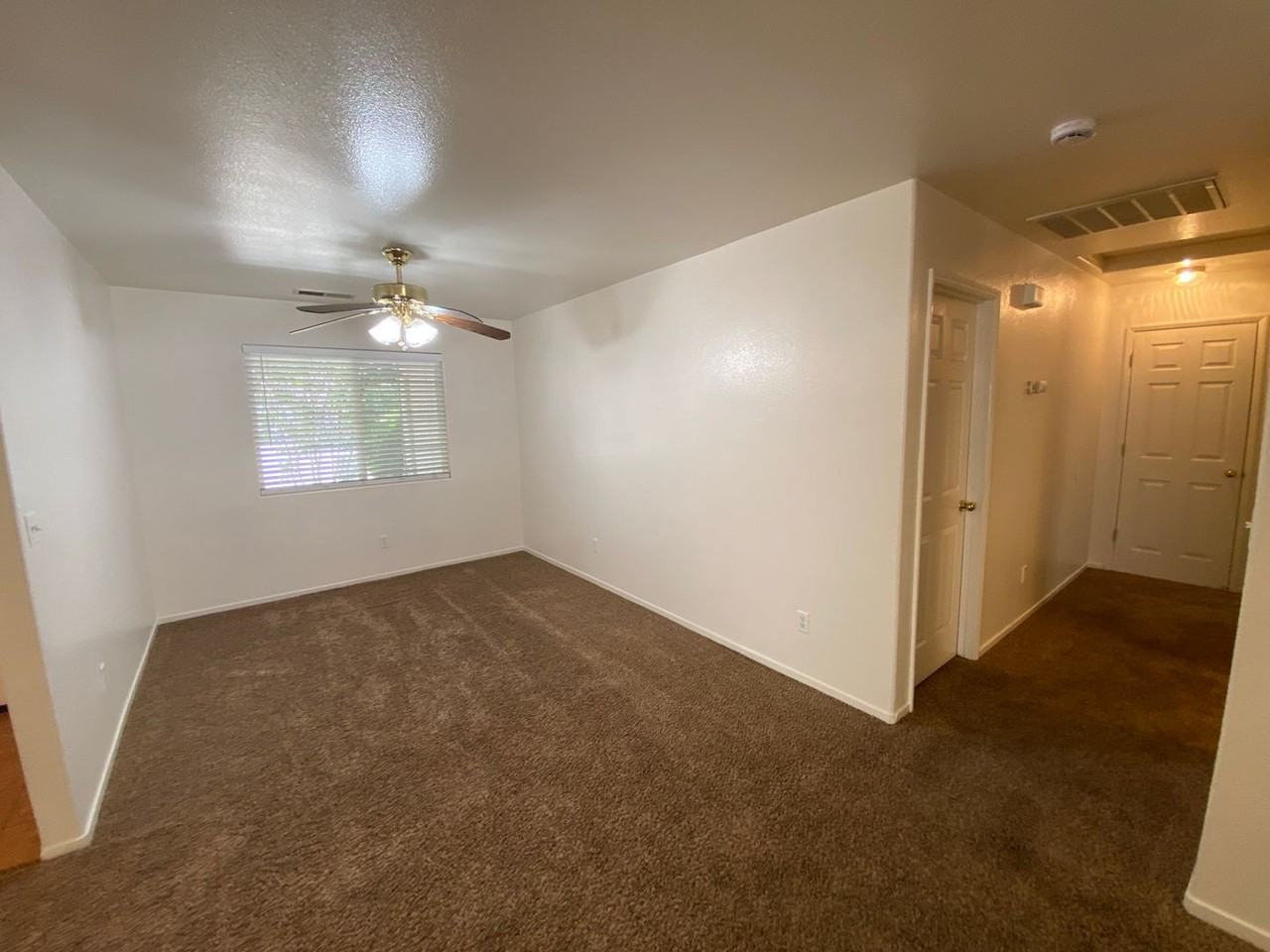 3848 E Oak Ave - Photo 6 of 29