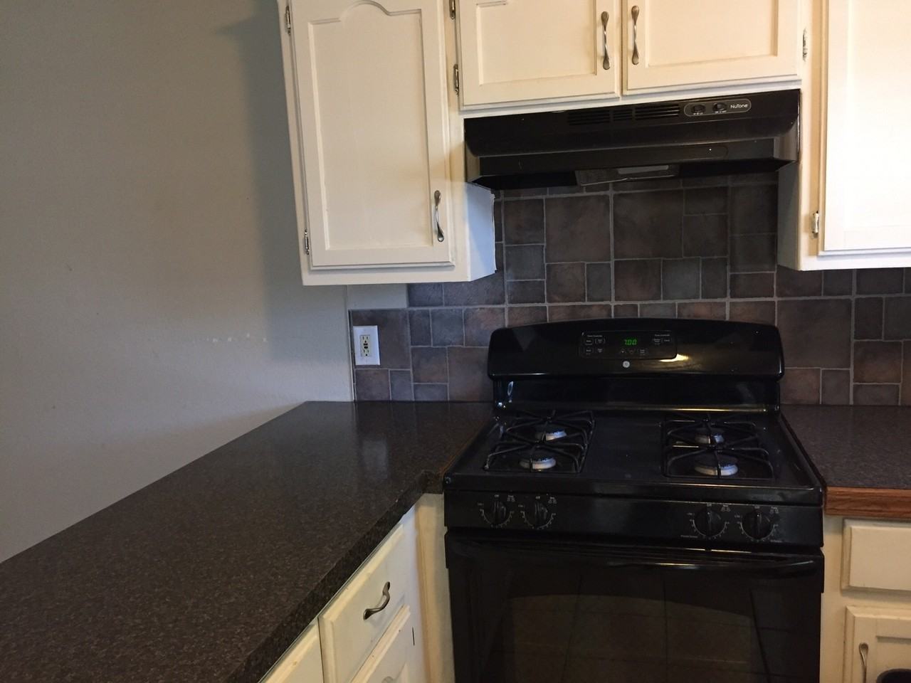 1708 W 58th St - Photo 3 of 8