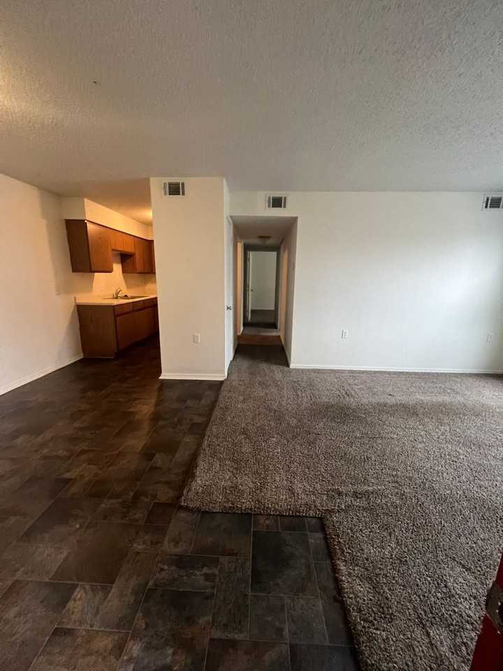 416 S Main St #09