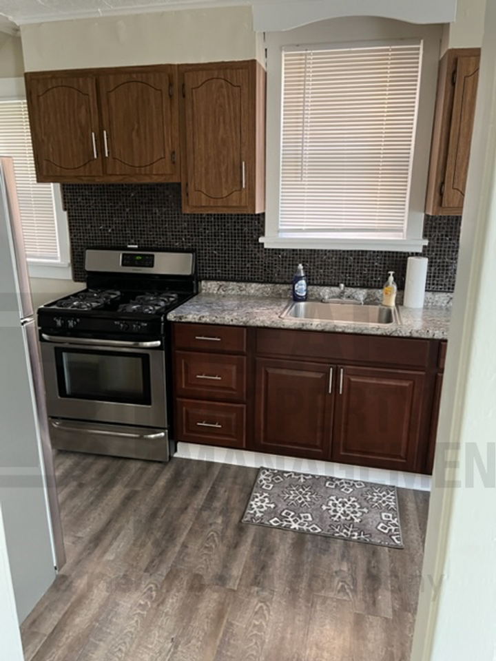 33 Merritt Ave - Photo 3 of 27