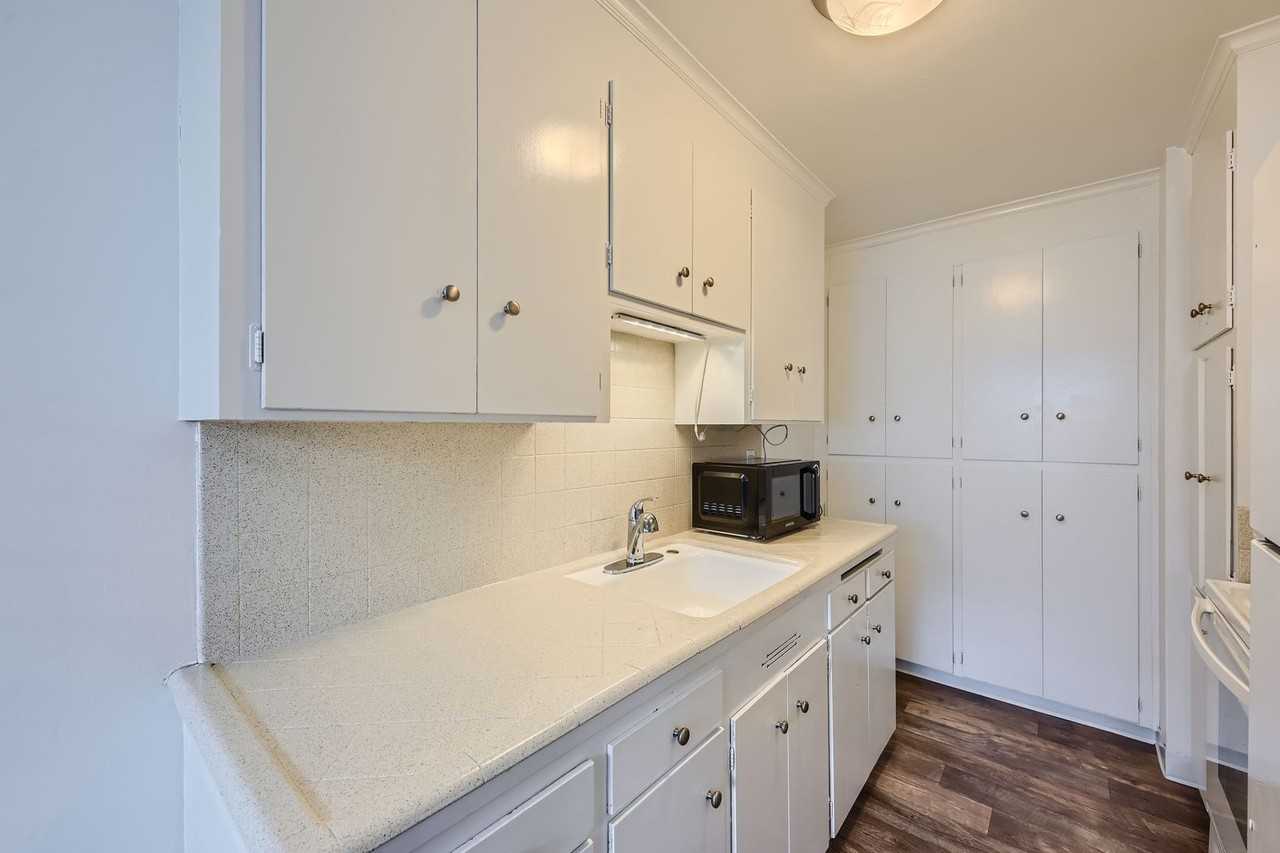 3656 BG Phinney Ave Apartments - Photo 3 of 14