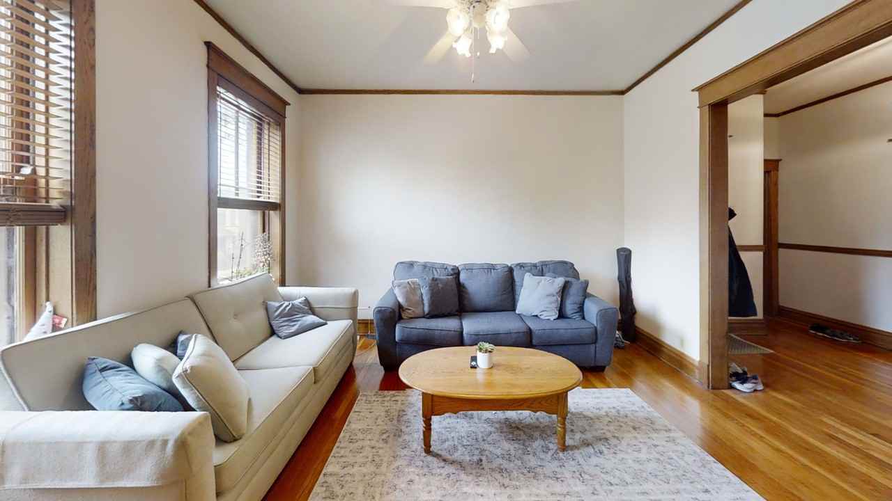 1253 W Grace St - Photo 4 of 10