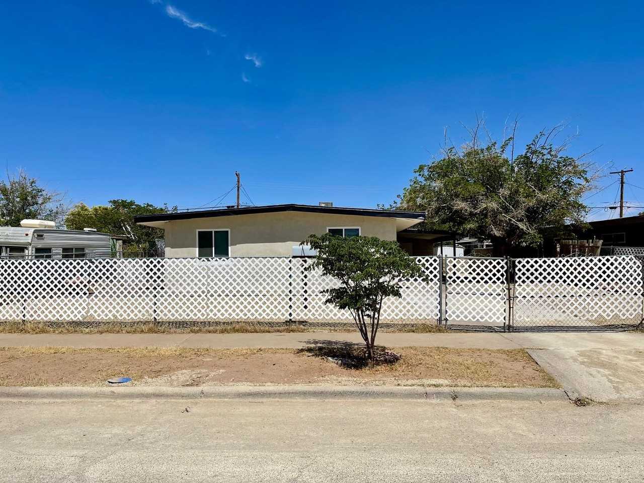8828 Mount Elbert Dr - Photo 2 of 11