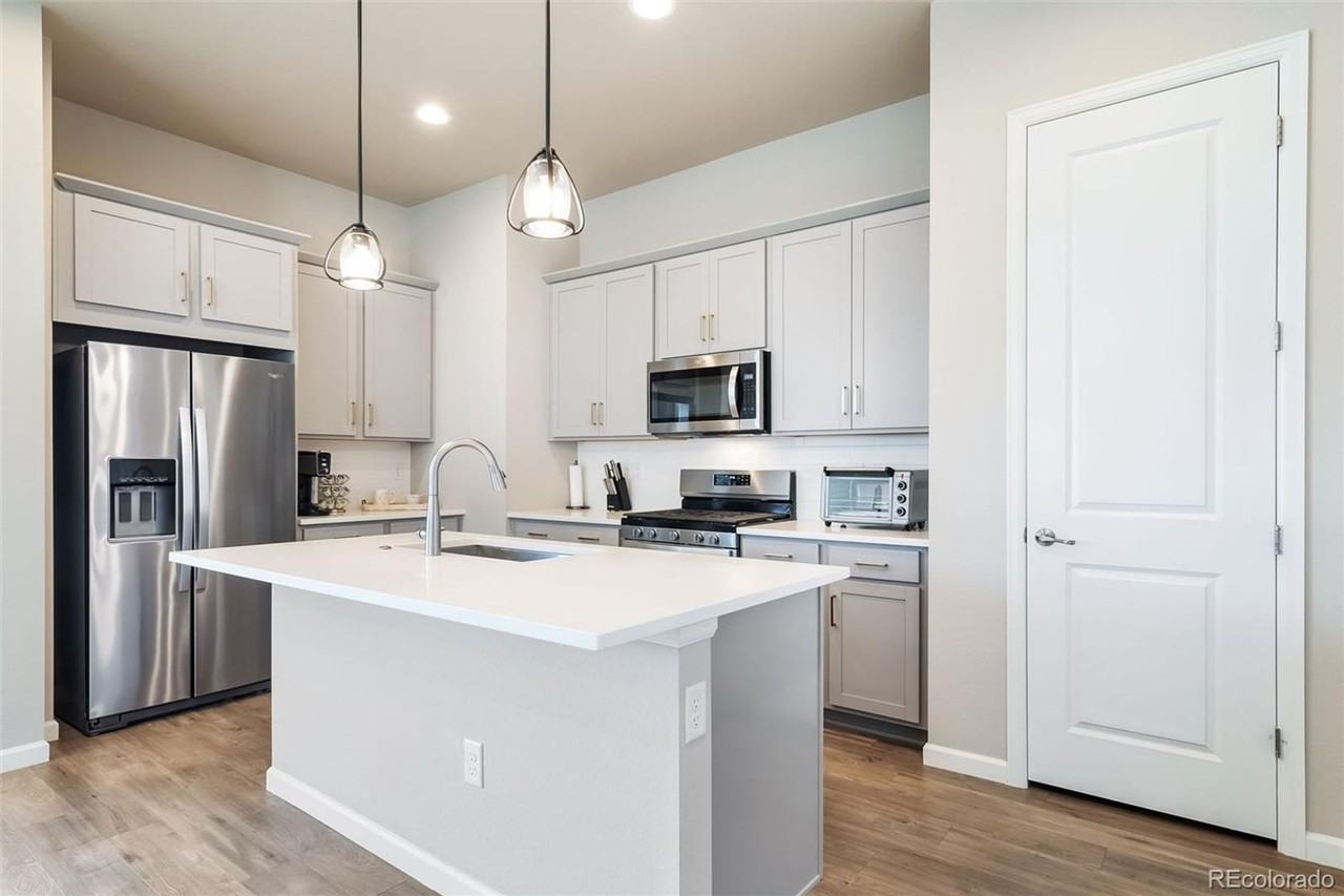 195 Silver Rock Trl - Photo 3 of 27