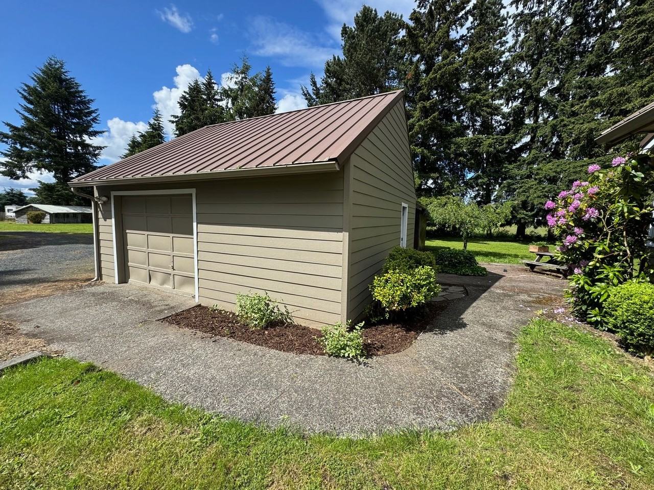 3509 Ives Rd - Photo 3 of 9