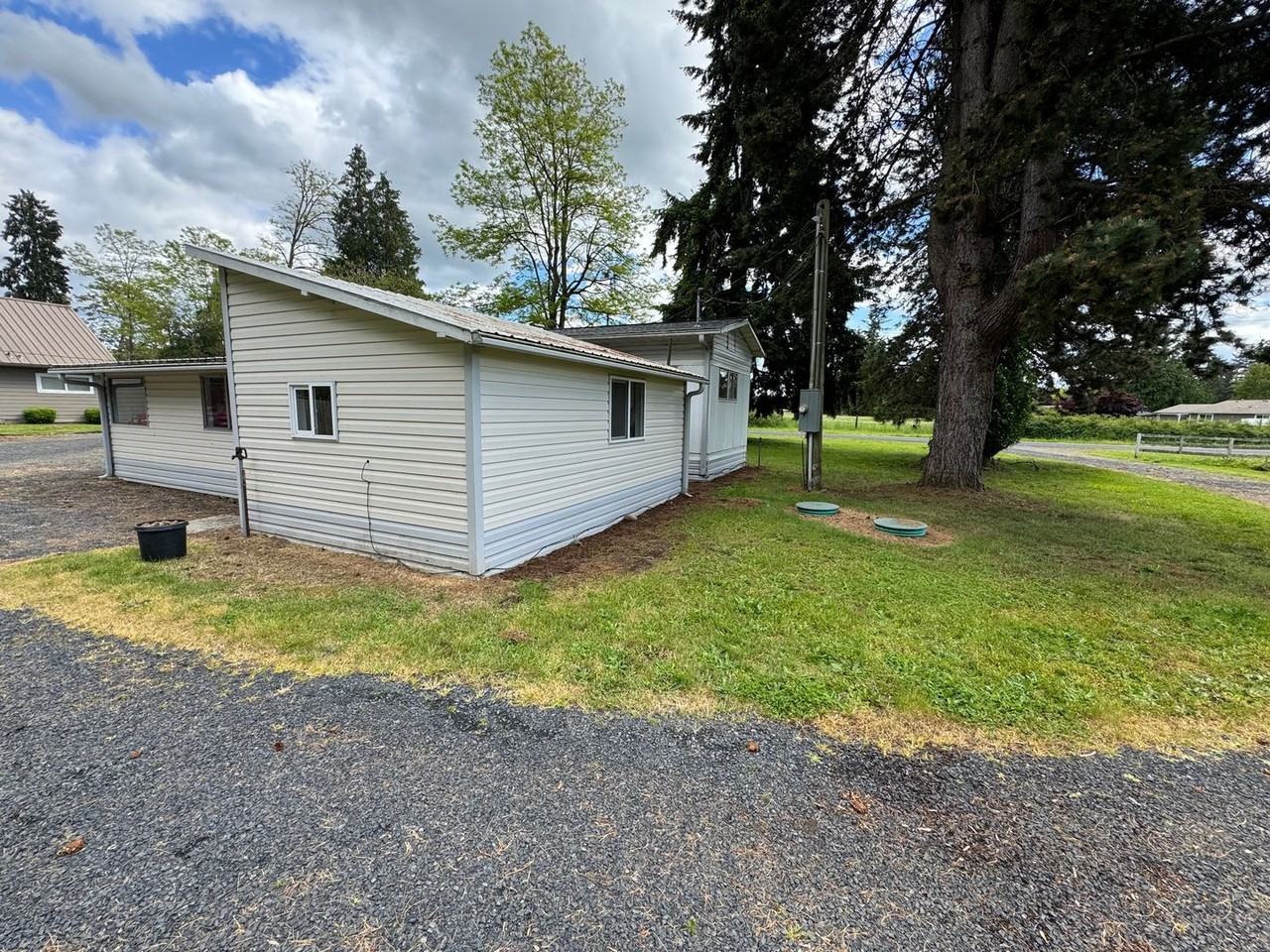 3511 Ives Rd - Photo 2 of 13