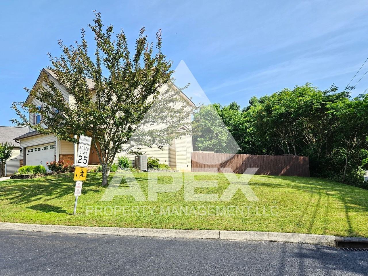 9805 Thunderbolt Way - Photo 3 of 33