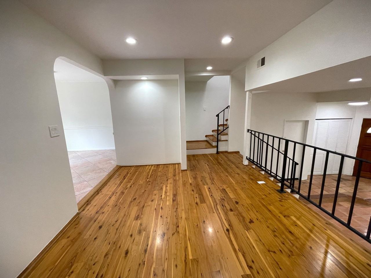 7100 Balboa Blvd #104 - Photo 2 of 20