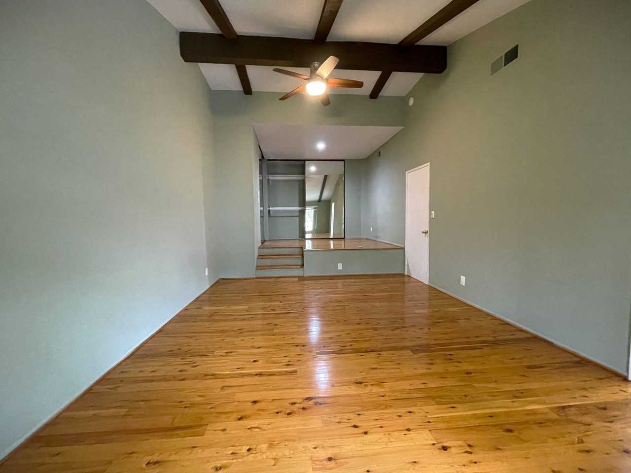 7100 Balboa Blvd #104 - Photo 7 of 20