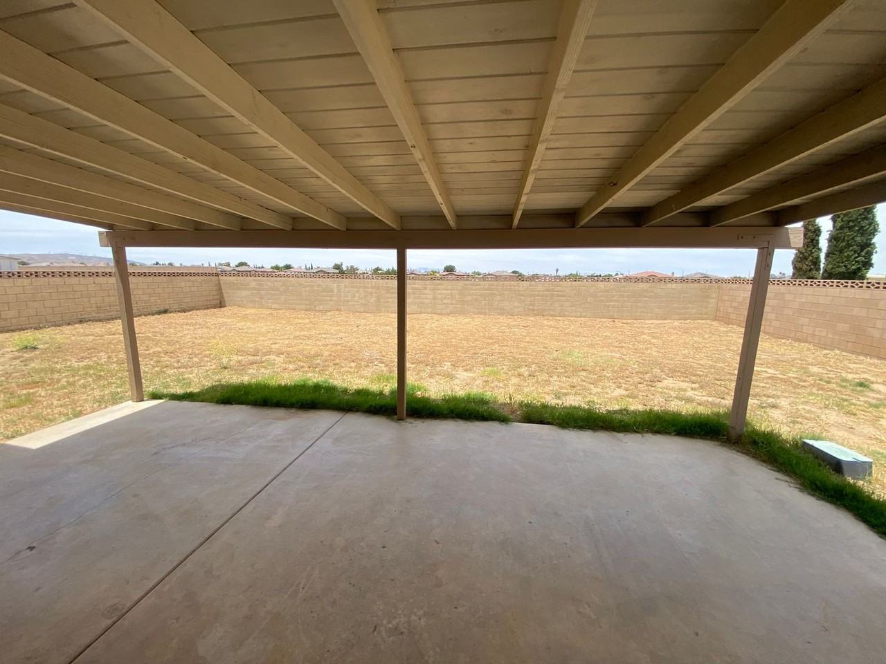 1117 Dianron Rd - Photo 2 of 14