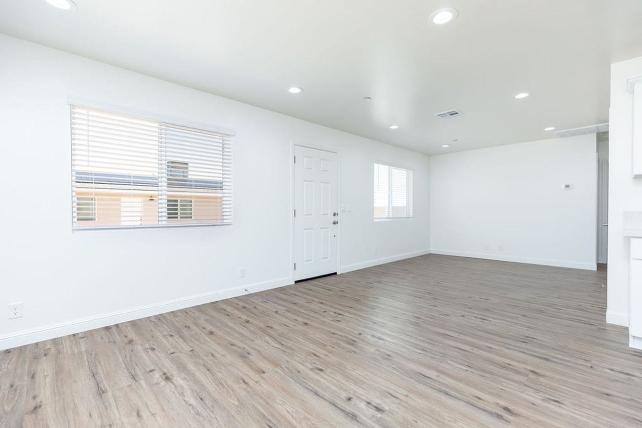 1515 S McCall St - Photo 3 of 14