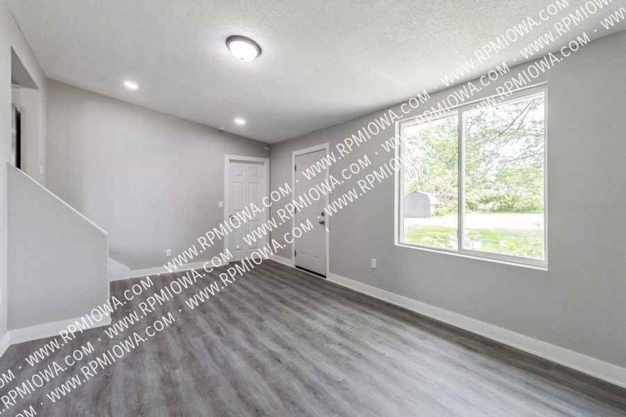 129 Paine St Se - Photo 3 of 16