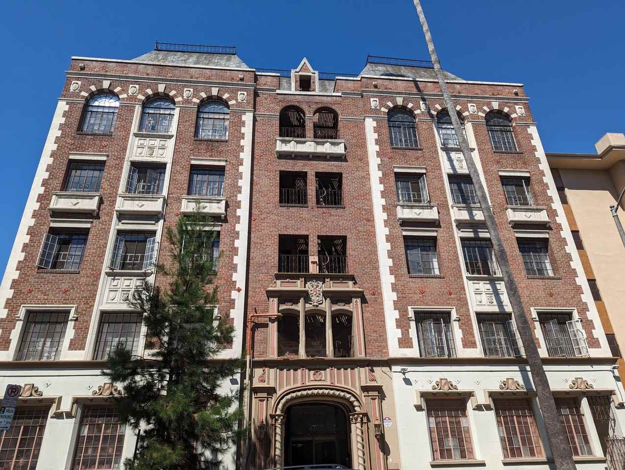 621 S Gramercy Pl #310