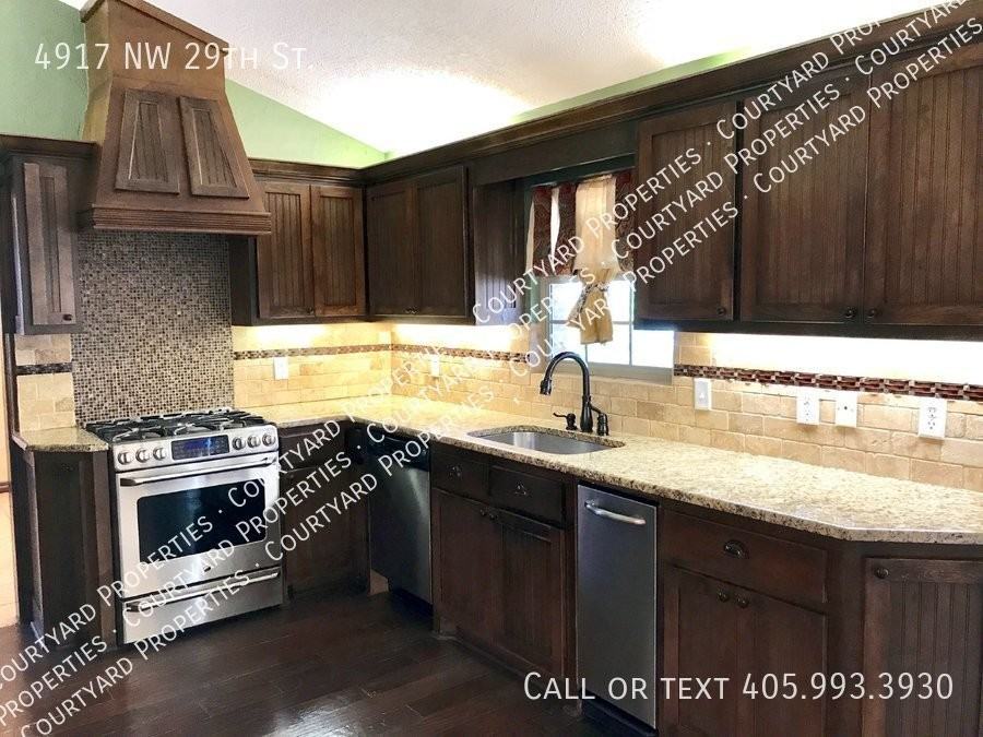 4917 Nw 29th St - Photo 7 of 15