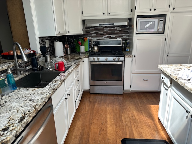 1205 W Fourth St - Photo 4 of 13