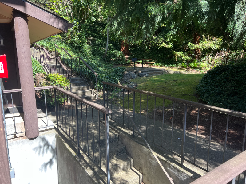 136 Summit Ave N - Photo 3 of 6