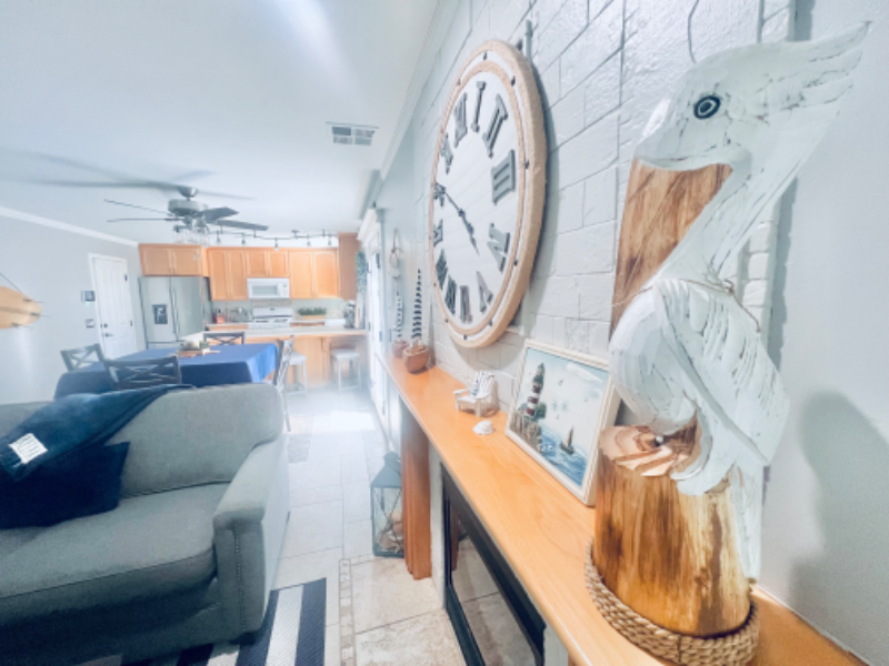 1274 Belridge St - Photo 3 of 11