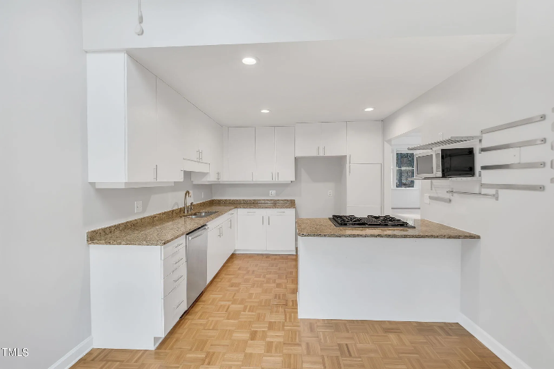 448 Crossvine Close - Photo 3 of 12