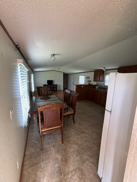 1002 N Main St - Photo 3 of 10