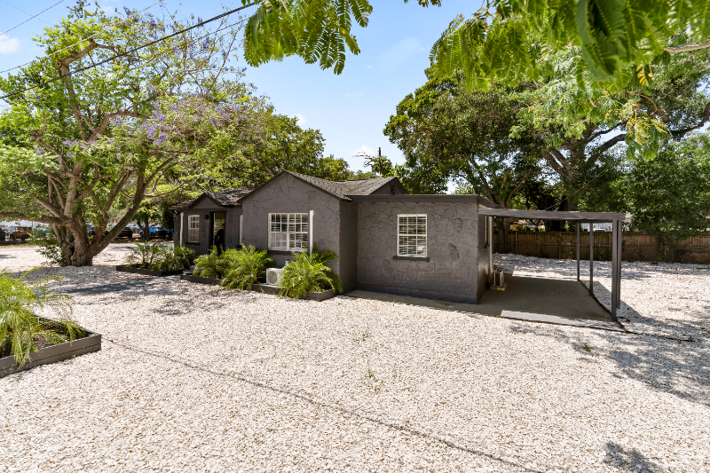 4102 N Hubert Ave - Photo 2 of 20