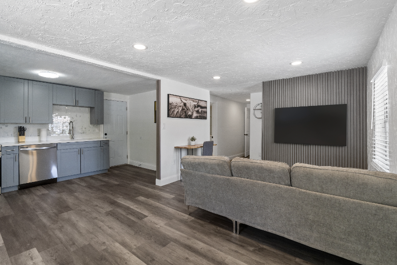 4102 N Hubert Ave - Photo 4 of 20