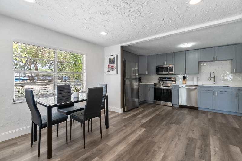 4102 N Hubert Ave - Photo 7 of 20