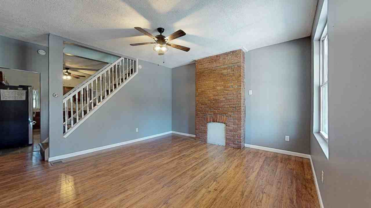 422 Borland Street - Photo 3 of 25