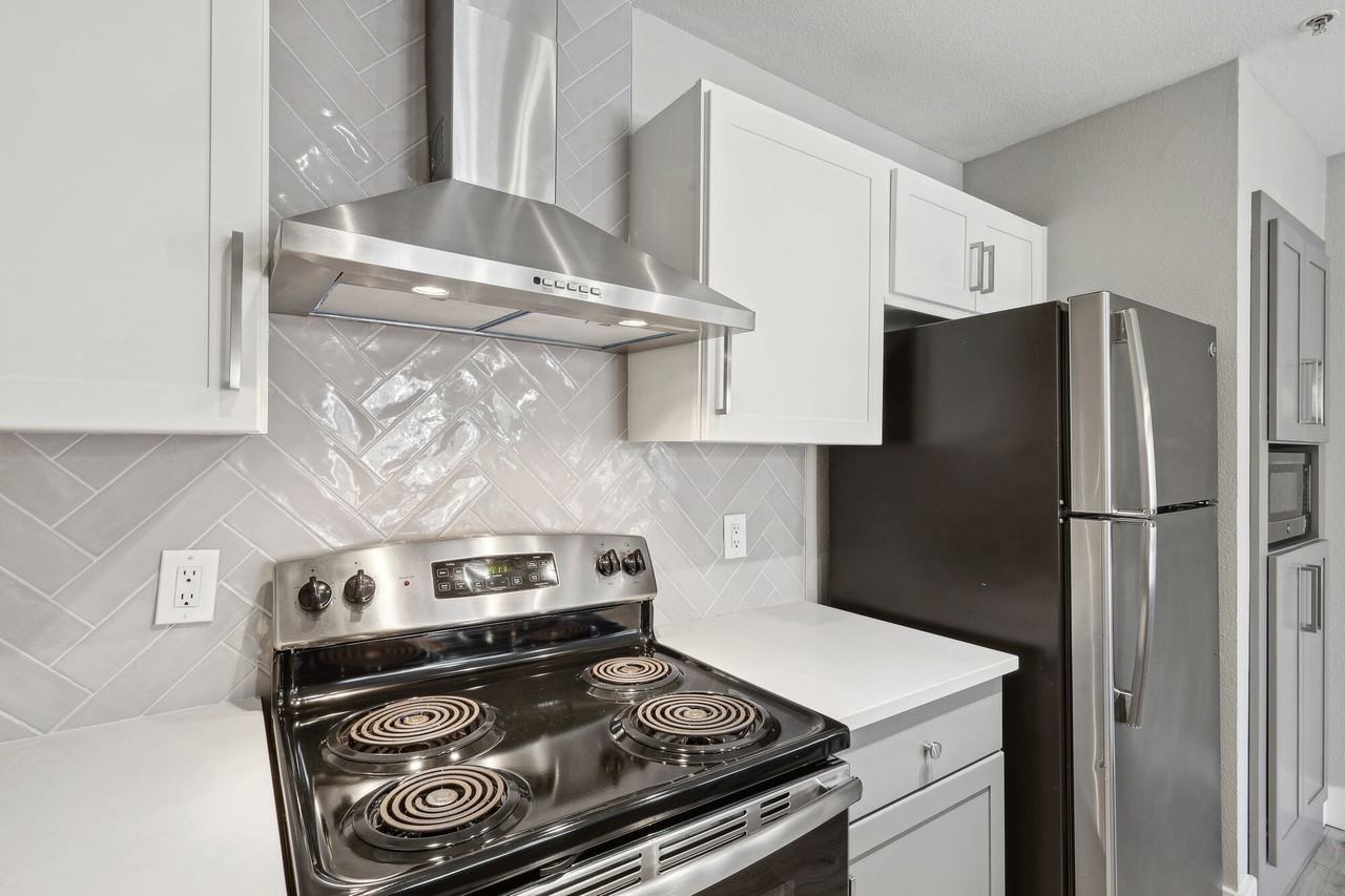 Lennox - Photo 4 of 33