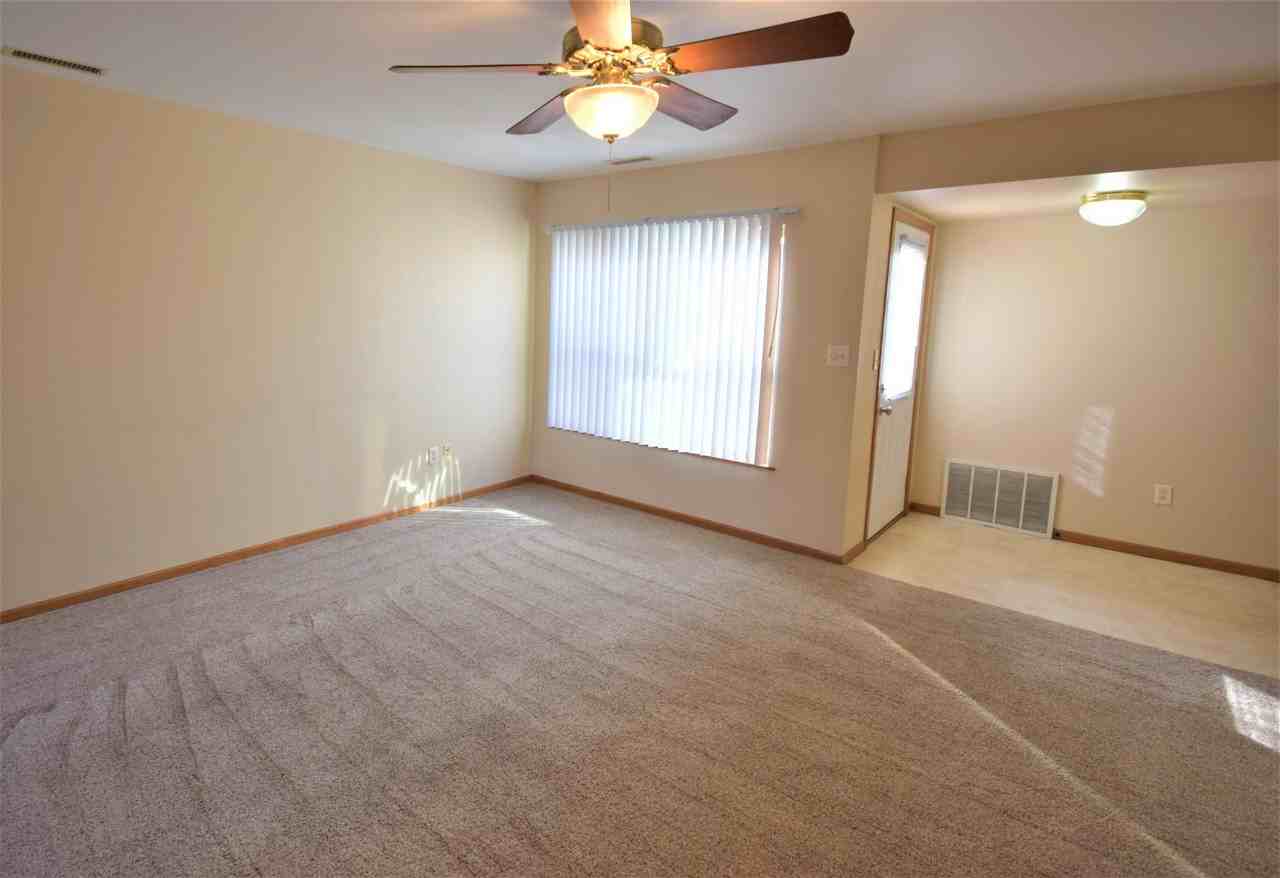 420 Preston Lane - Photo 3 of 15