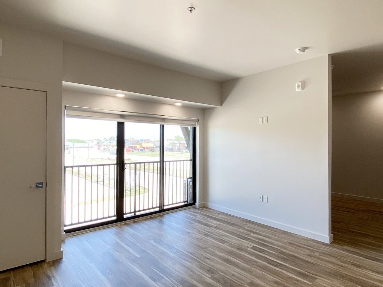 Nova - Photo 2 of 50