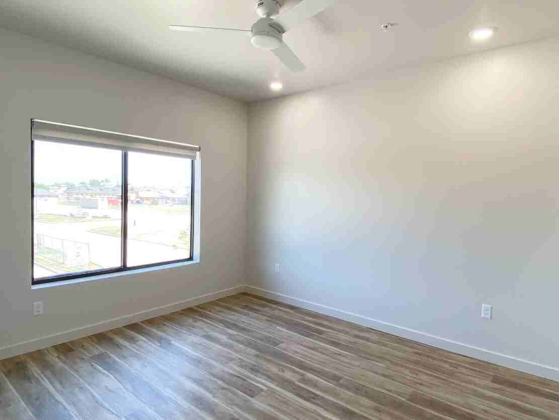 Nova - Photo 3 of 50