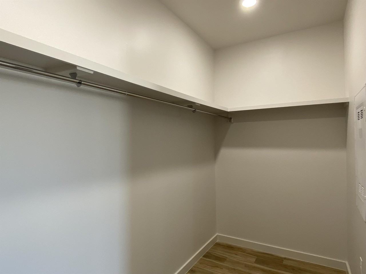 Nova - Photo 6 of 50