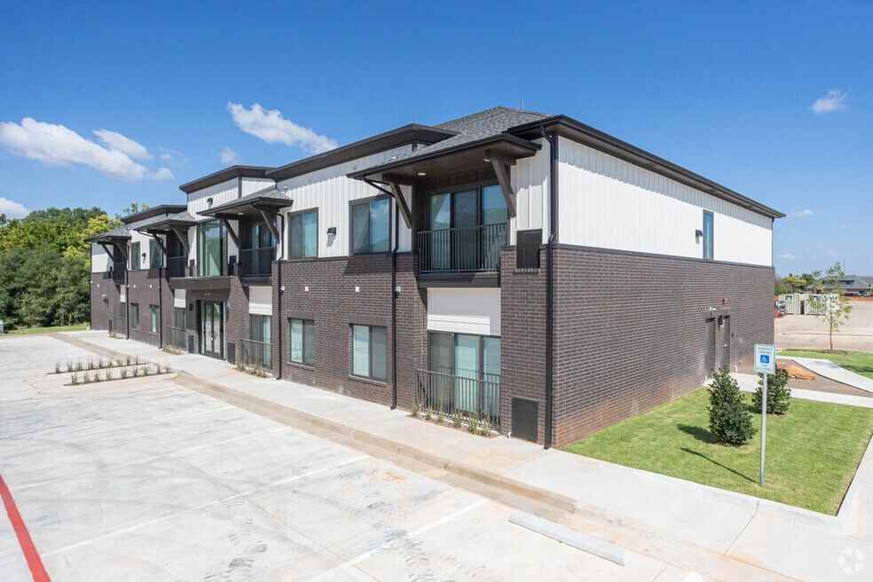 Nova - Photo 7 of 50