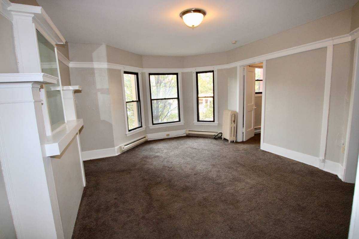 BAUM GROVE APARTMENTS -- 090 - Photo 3 of 20