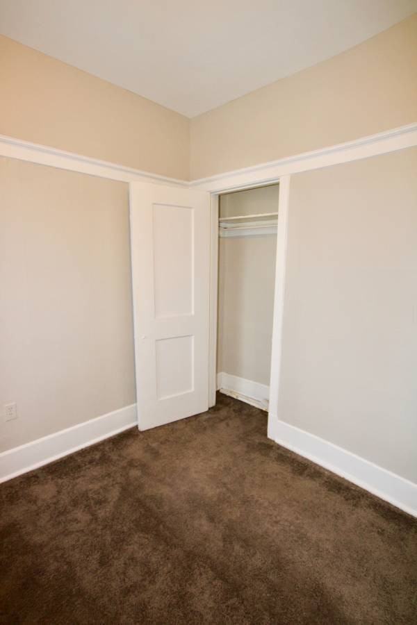 BAUM GROVE APARTMENTS -- 090 - Photo 7 of 20