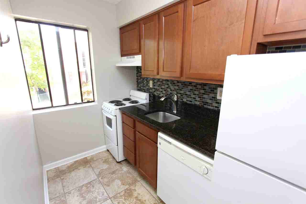 EDMOND STREET -- 147 - Photo 4 of 9