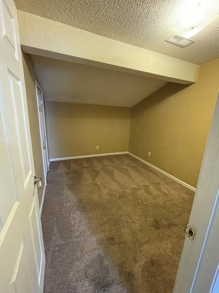 The Palms C - Photo 5 of 12