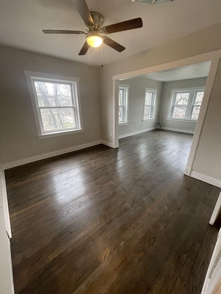 206-208 West 34th Street - Photo 3 of 11