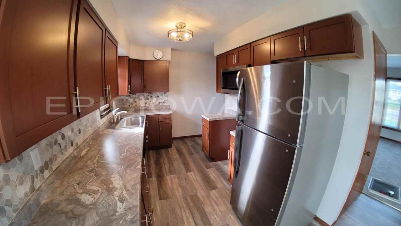 2621 Wilson Avenue SW - Photo 3 of 19