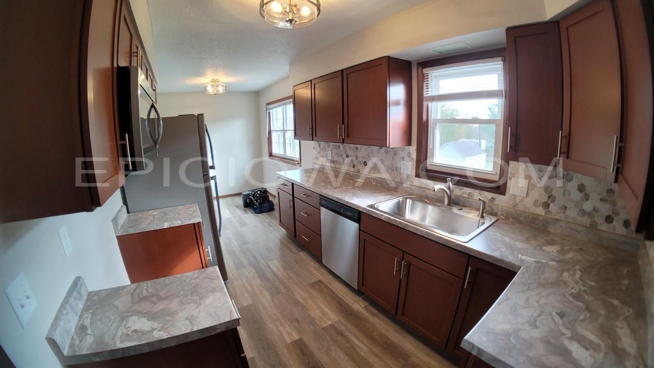 2621 Wilson Avenue SW - Photo 4 of 19