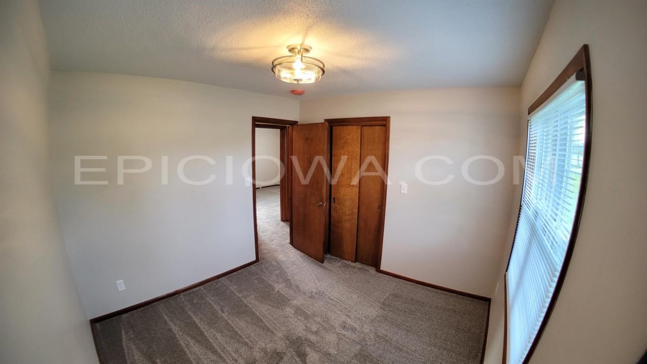 2621 Wilson Avenue SW - Photo 6 of 19