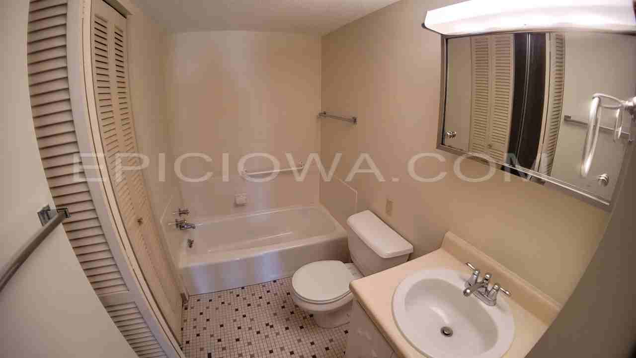 220 19th Street Northeast - Photo 7 of 25